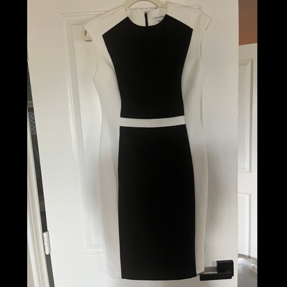 Calvin Klein White/Black NWOT size 6 - Picture 1 of 1